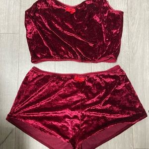 Velvet cropped 2 piece set.